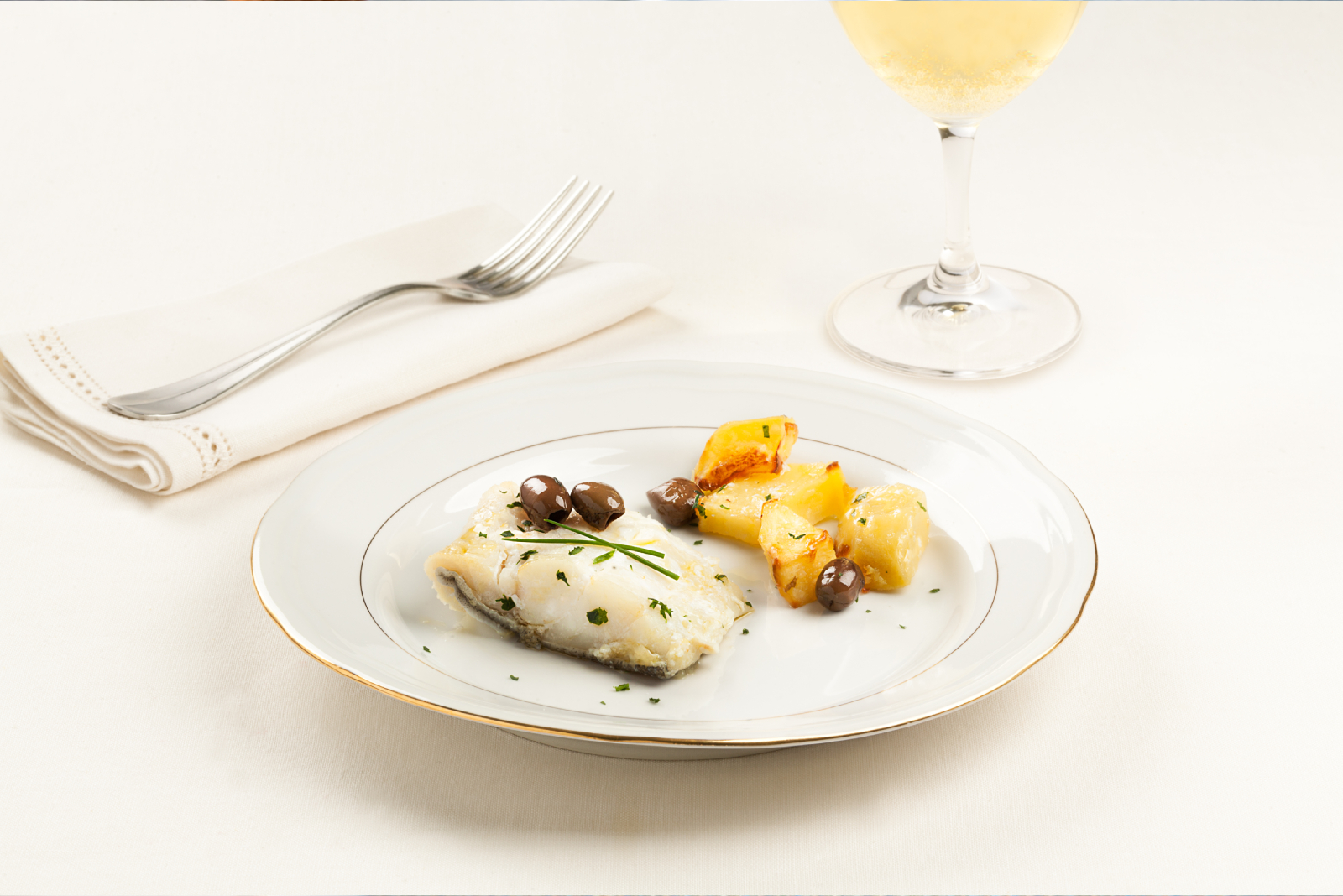 merluzzo con patate e olive di Gusto & C. Srl prodotti gastronomici all'ingrosso